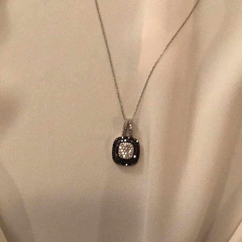 Effy stunning black and white diamond pendant